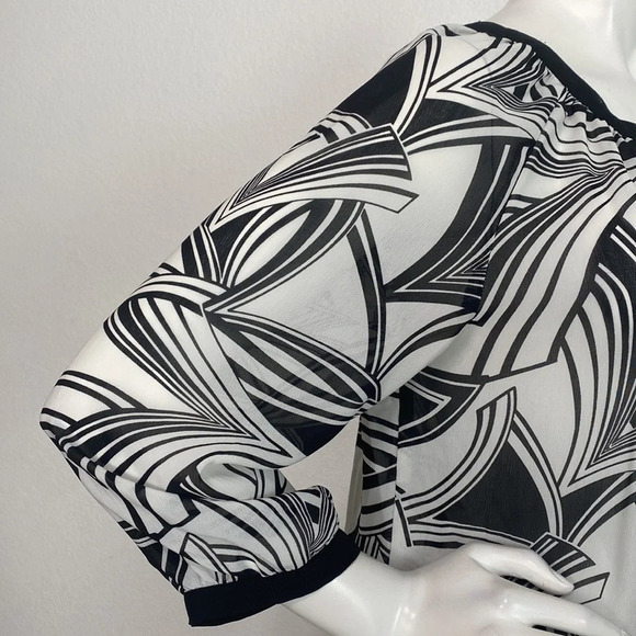 Banana Republic Black & White Geometric Patterned 3/4 Sleeves Cottagecore Top M - Picture 4 of 10